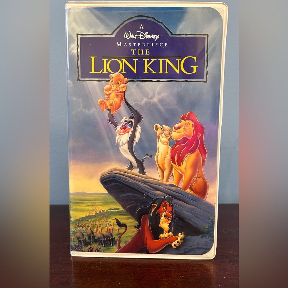 Disney The Lion King VHS - Blue and Yellow Cover